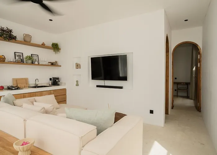 Villa Anirami & Seni *