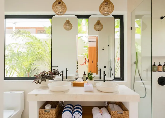 Anirami & Seni Villa Uluwatu (Bali)
