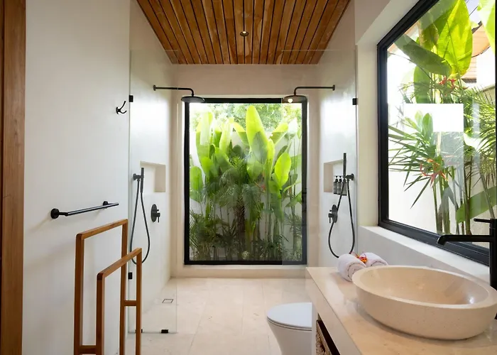 Anirami & Seni Villa Uluwatu (Bali)