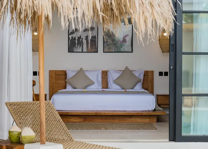 Anirami & Seni Uluwatu (Bali)